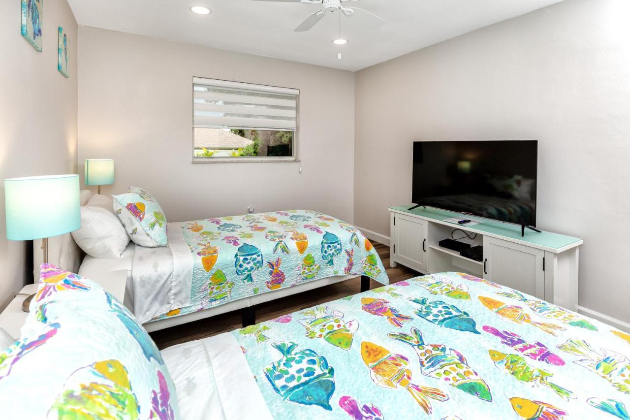 Modern Home, Heated Pool, Close To Beaches! Tarpon Springs Exteriör bild